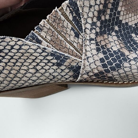 Lucky Brand Ankle Boot Women's 9.5M Tresee Snake Print Leather Beige Slip-on EUC - Picture 9 of 10